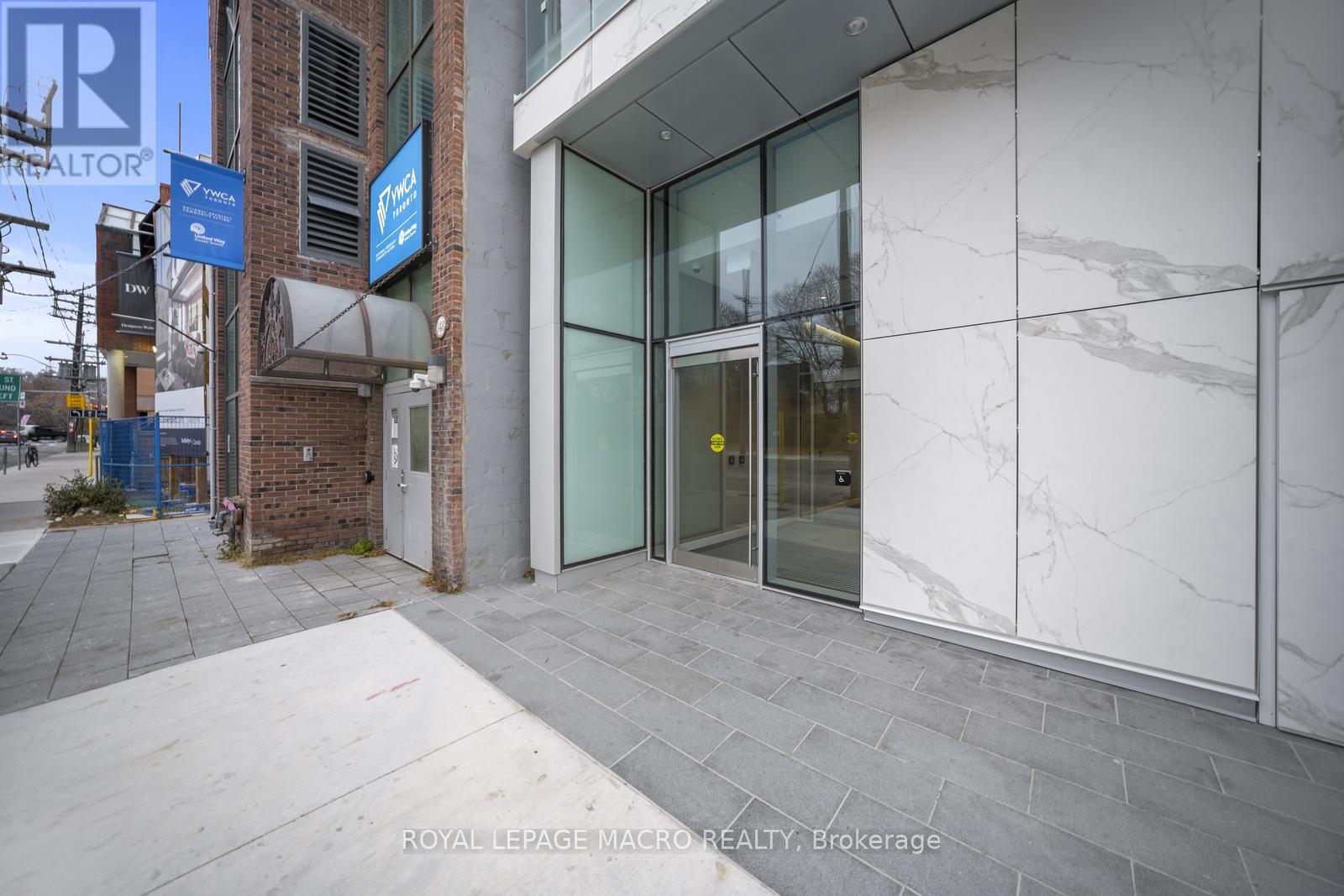 #403 346 DAVENPORT ROAD - 9