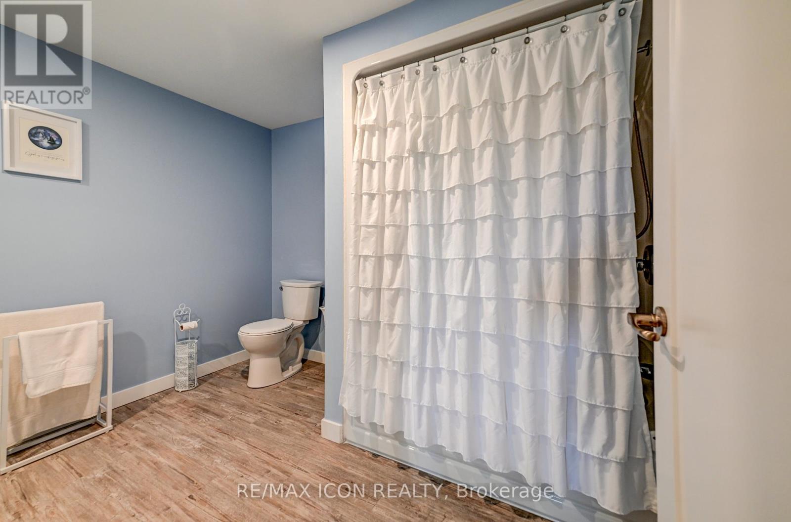 Main Bath Residence 3