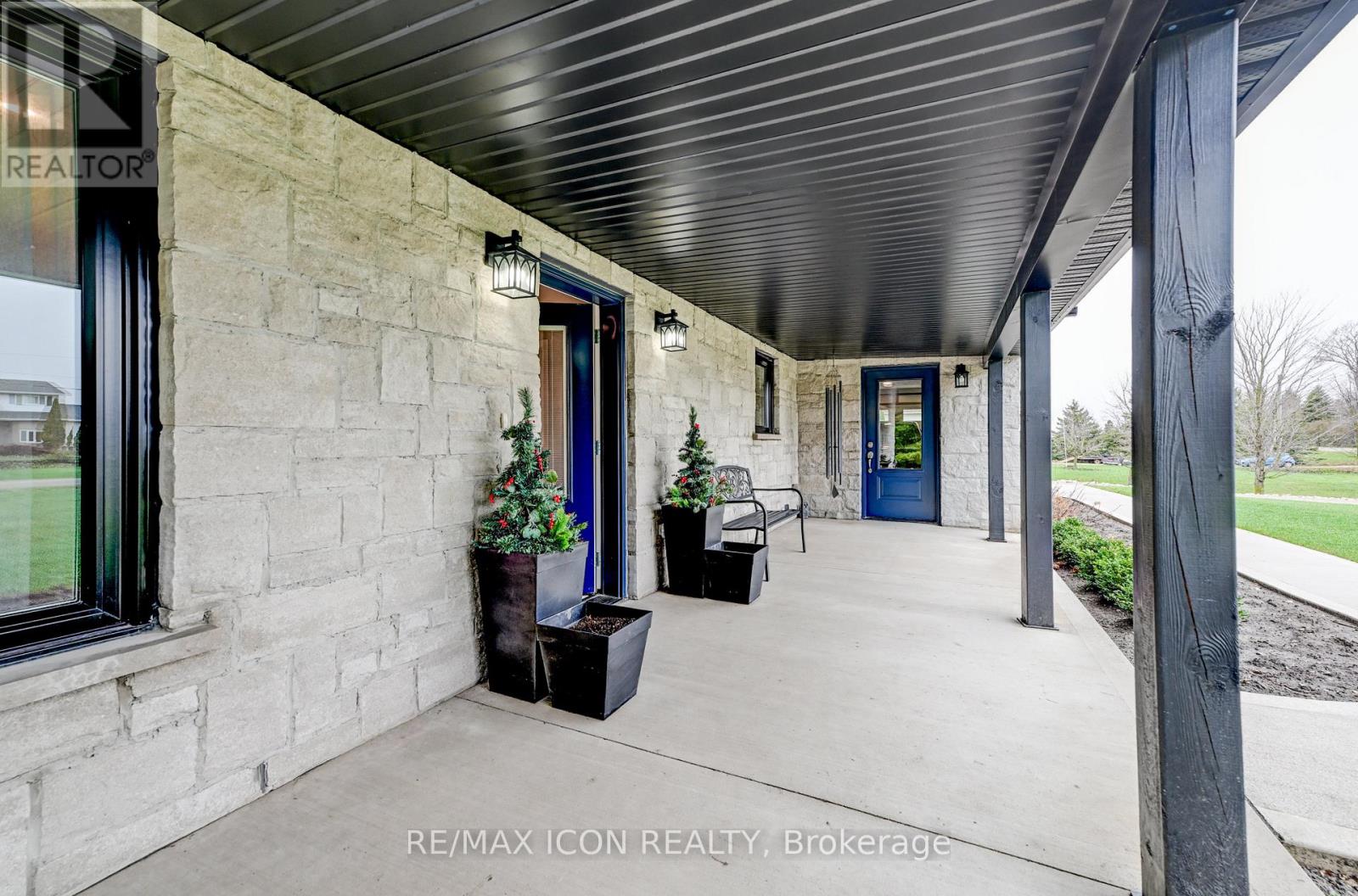 Exterior Entry Residence 2