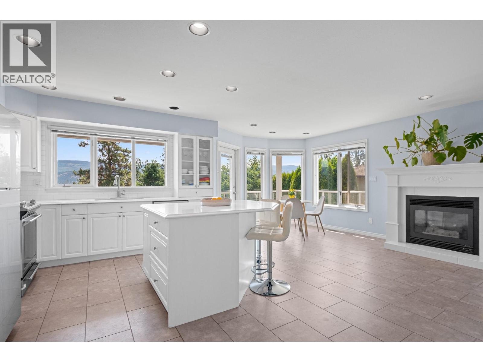 2455 Westwood Drive - 4