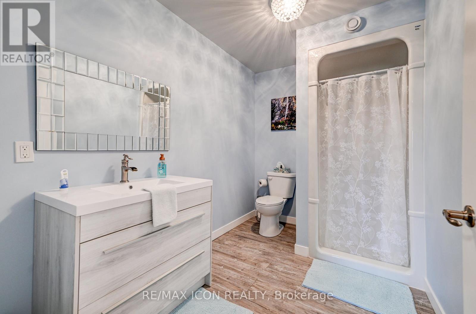 Guest Bath Residence 2