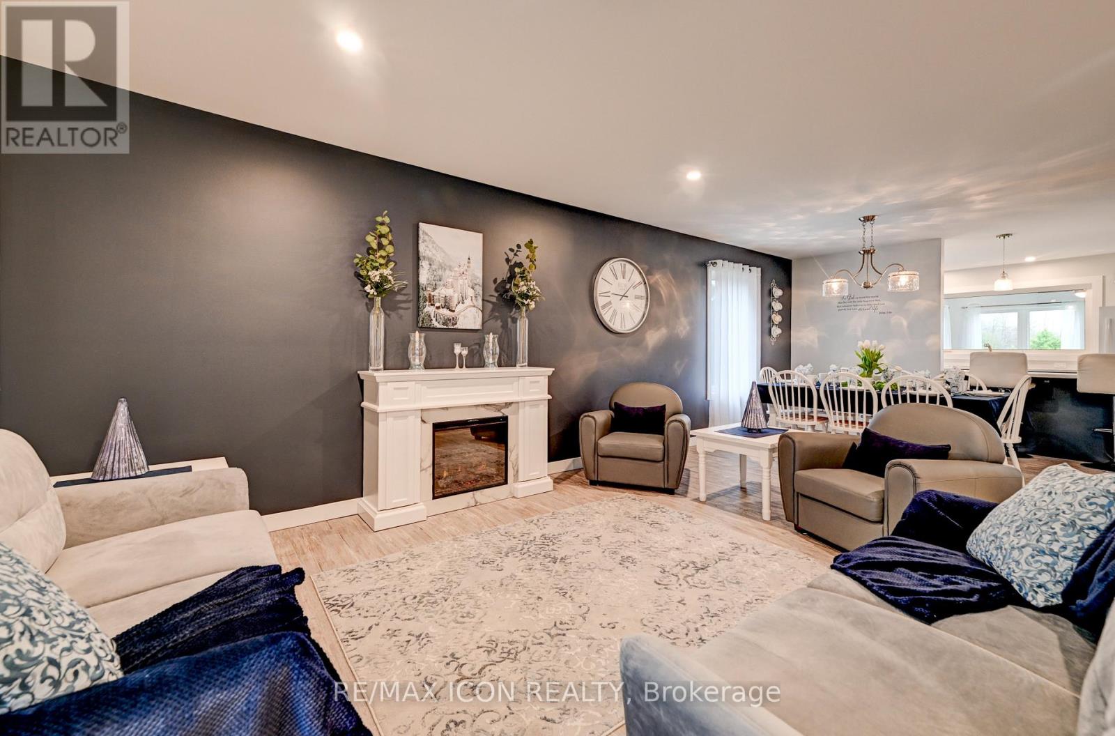 Living Room Residence 2