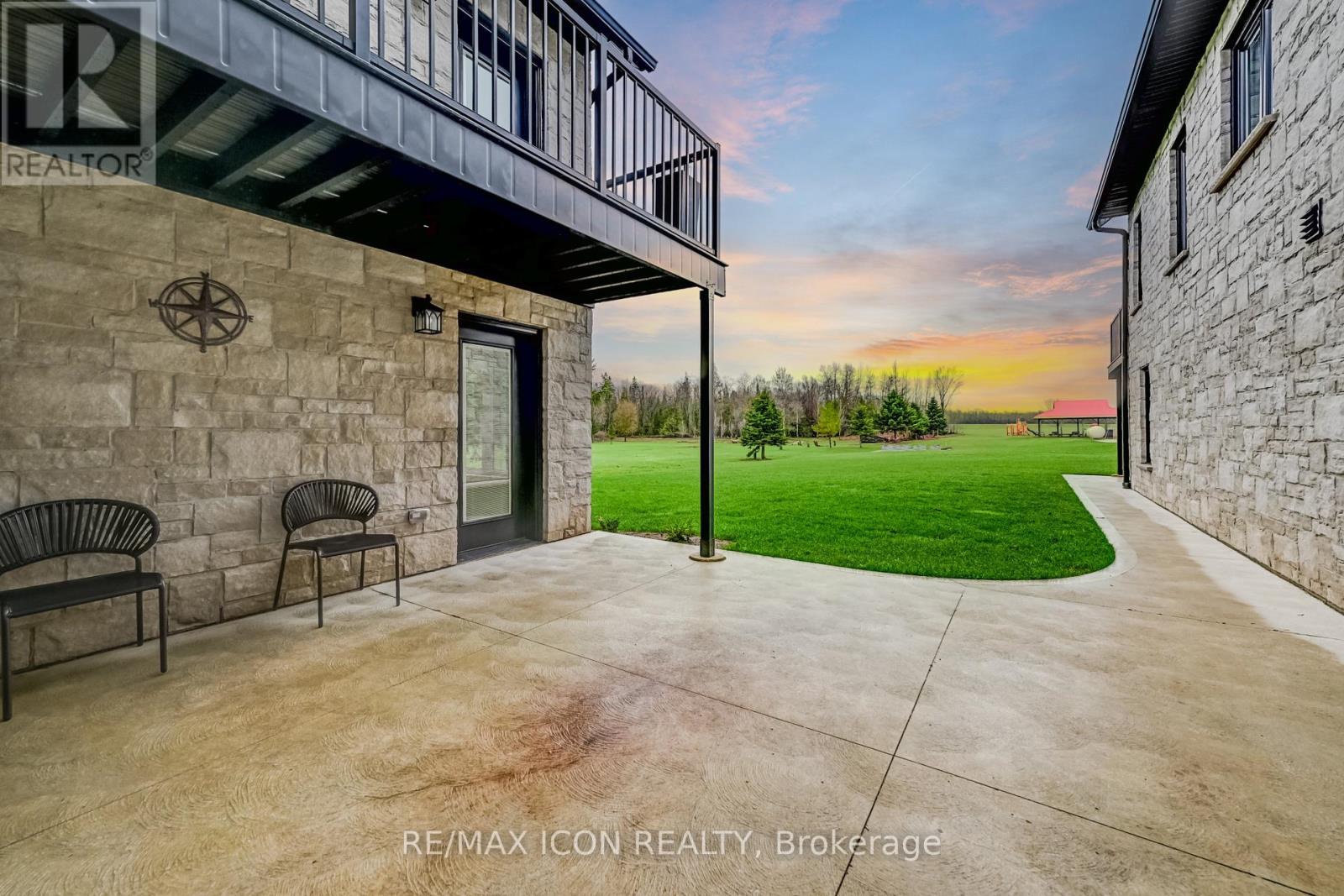 Patio/Entry Residence 3