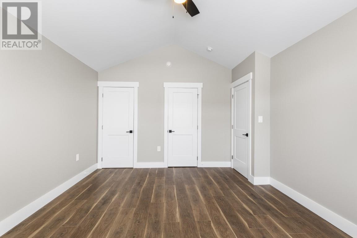 #13 625 Murphy Street - 22
