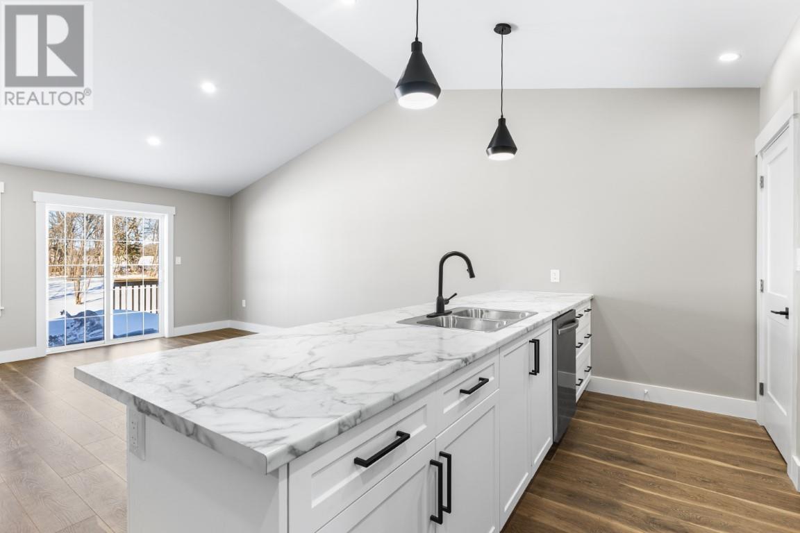 #13 625 Murphy Street - 11