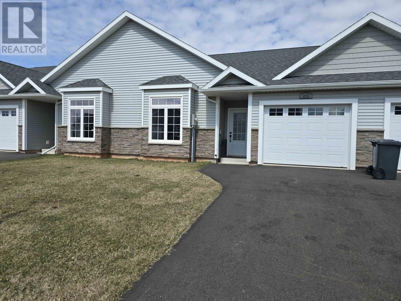 #13 625 Murphy Street - 1