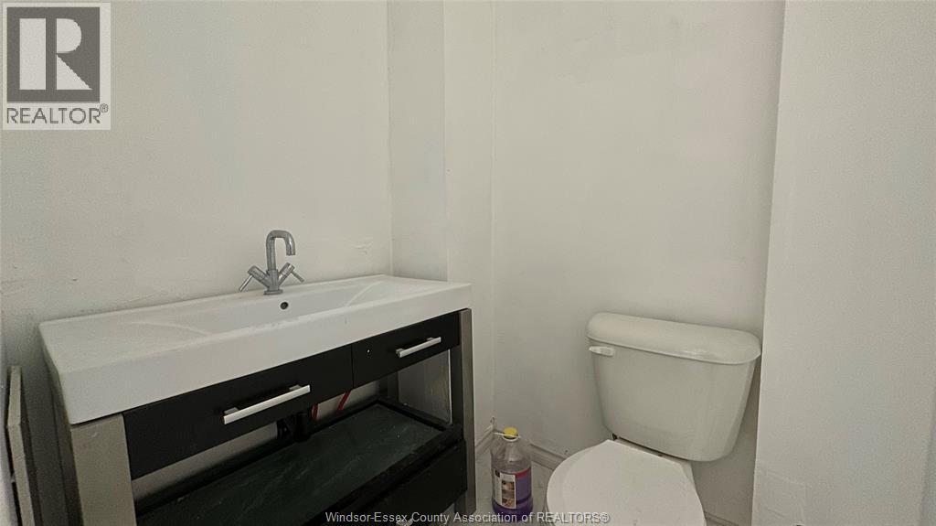 1335 WYANDOTTE — photo 7