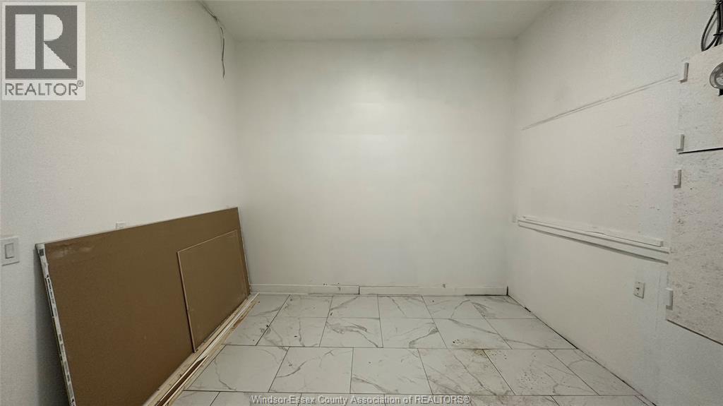 1335 WYANDOTTE - photo 4