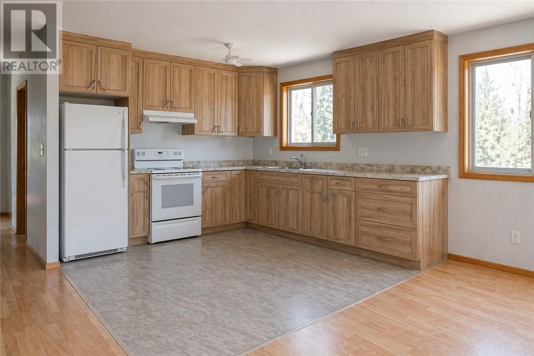 30 Grandor, Kagawong, Ontario, P0P1J0 — Photo 7