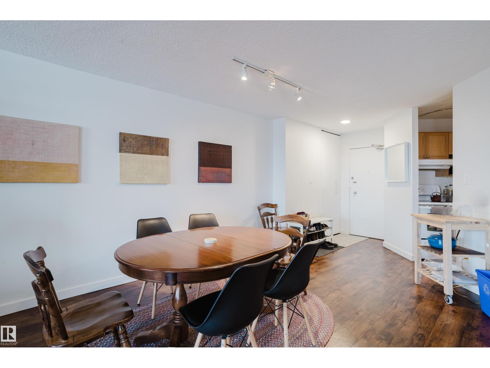 #402 10045 117 ST NW, Edmonton