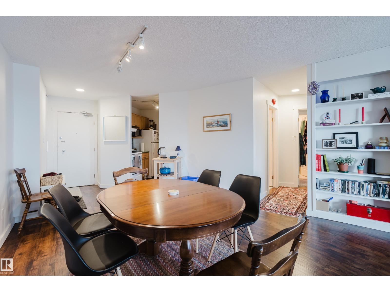 #402 10045 117 ST NW, Edmonton