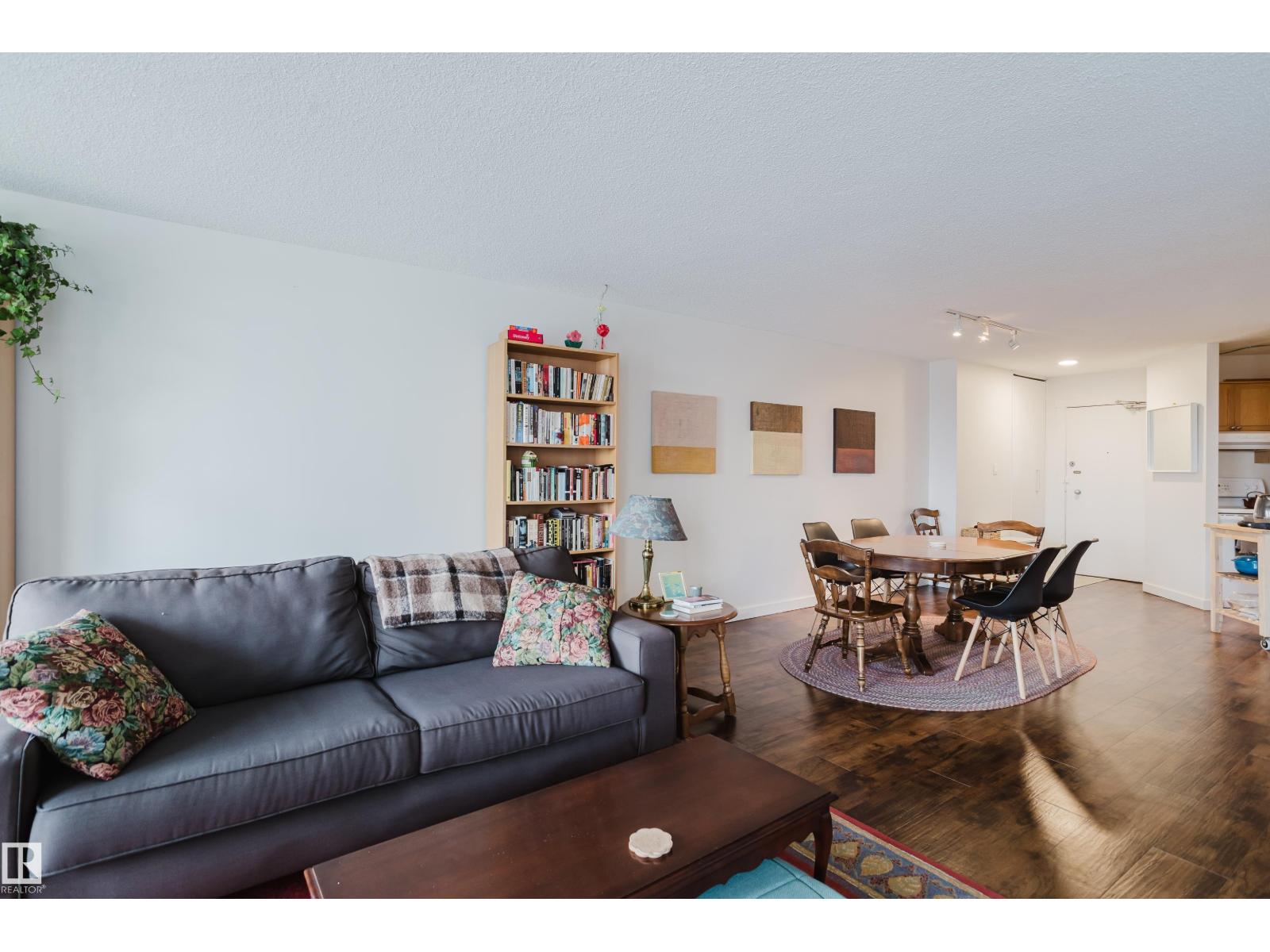 #402 10045 117 ST NW, Edmonton