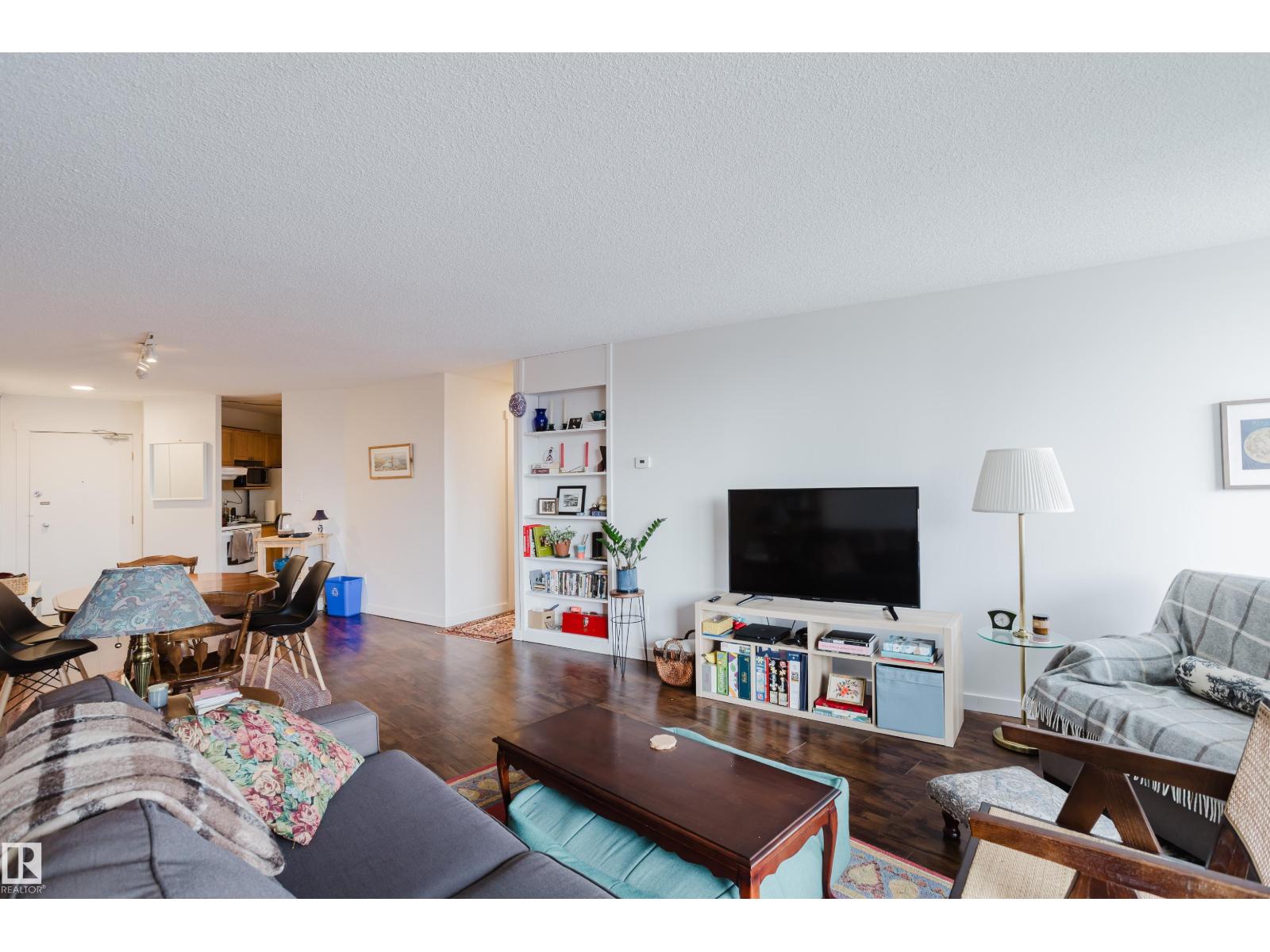 #402 10045 117 ST NW, Edmonton
