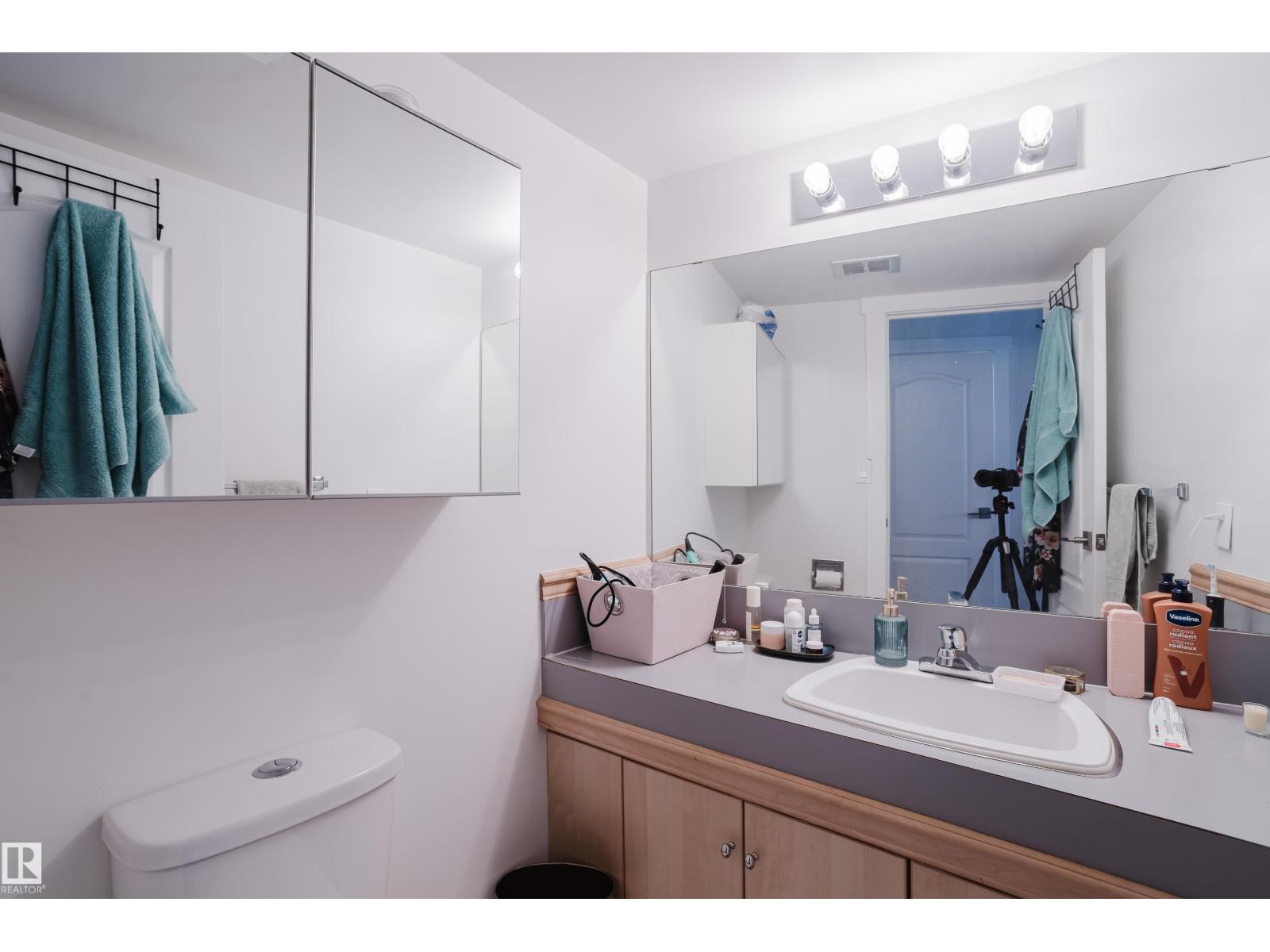 #402 10045 117 ST NW, Edmonton