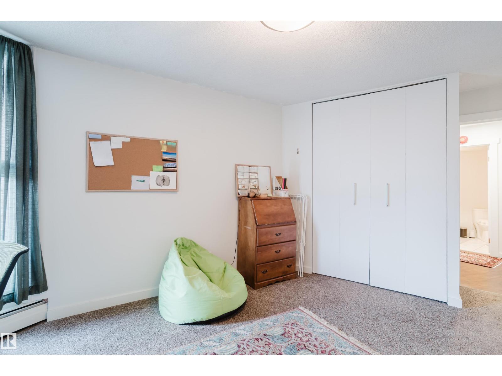 #402 10045 117 ST NW, Edmonton