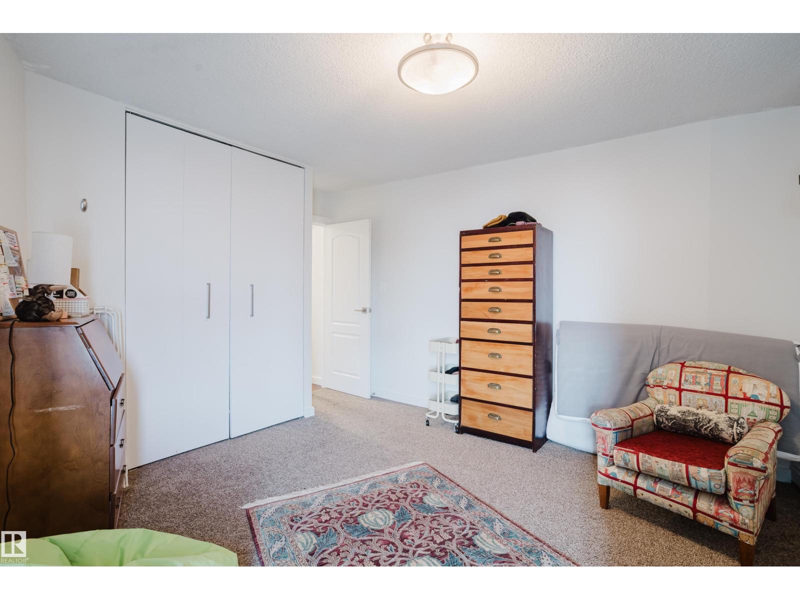 #402 10045 117 ST NW, Edmonton