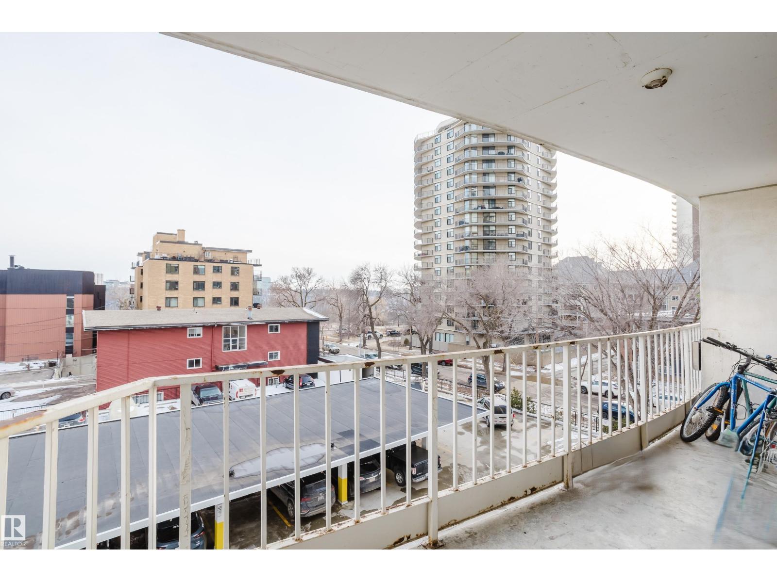#402 10045 117 ST NW, Edmonton