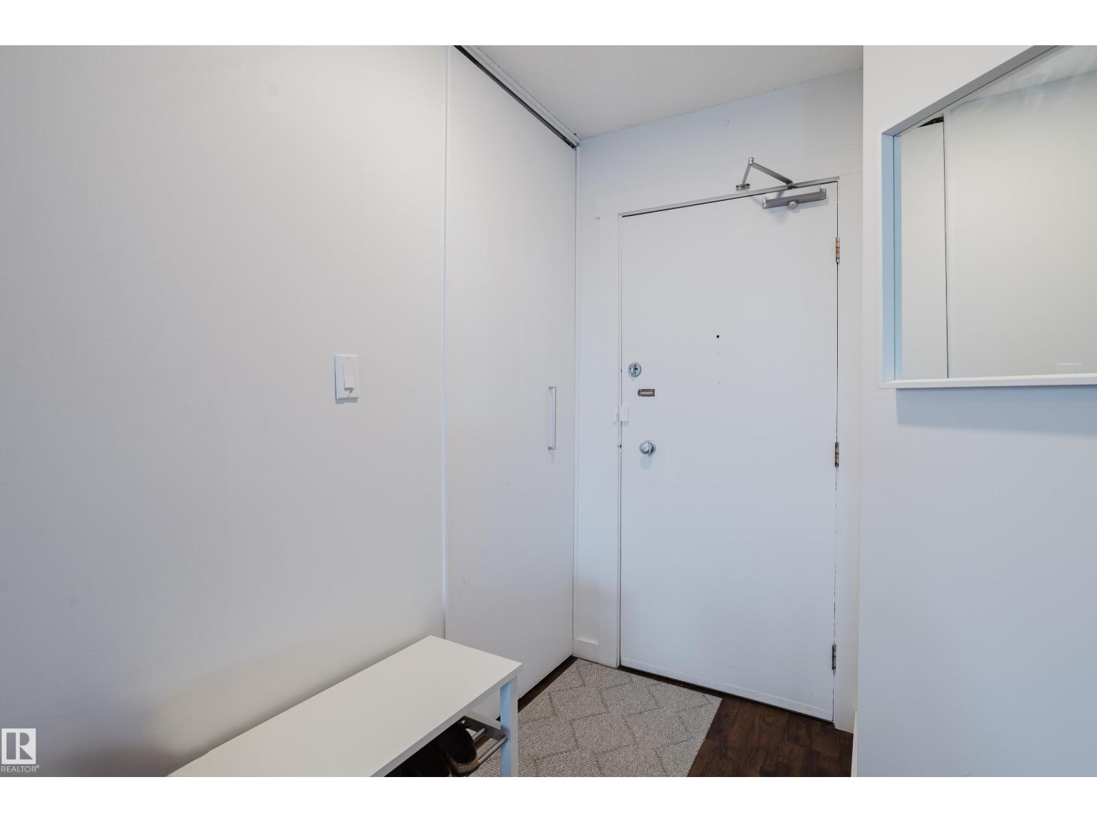 #402 10045 117 ST NW, Edmonton