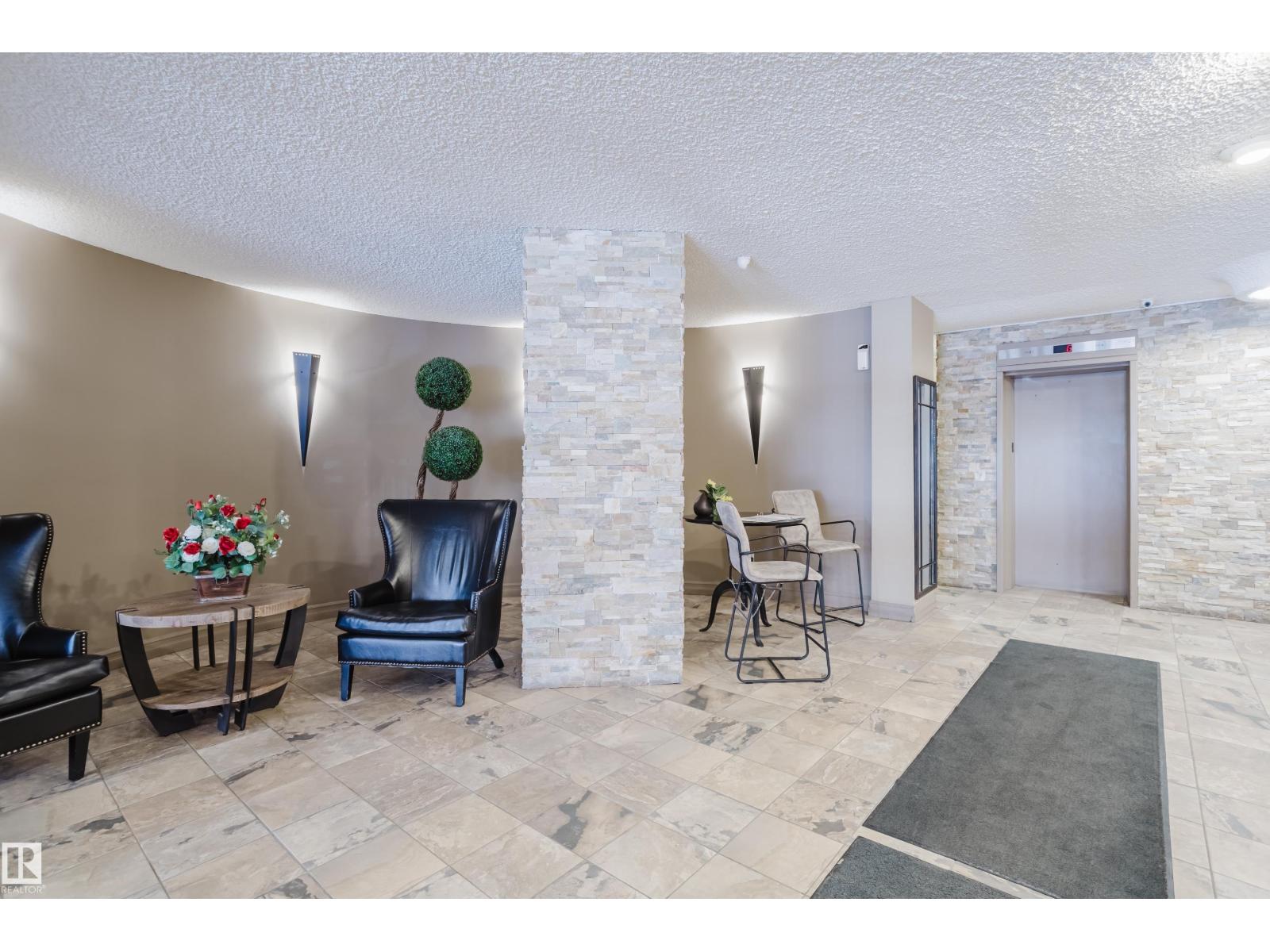#402 10045 117 ST NW, Edmonton