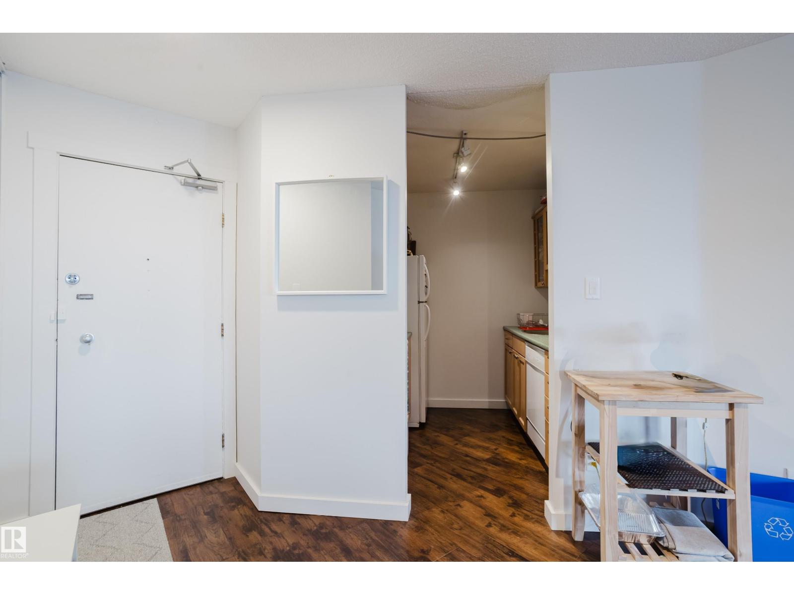#402 10045 117 ST NW, Edmonton
