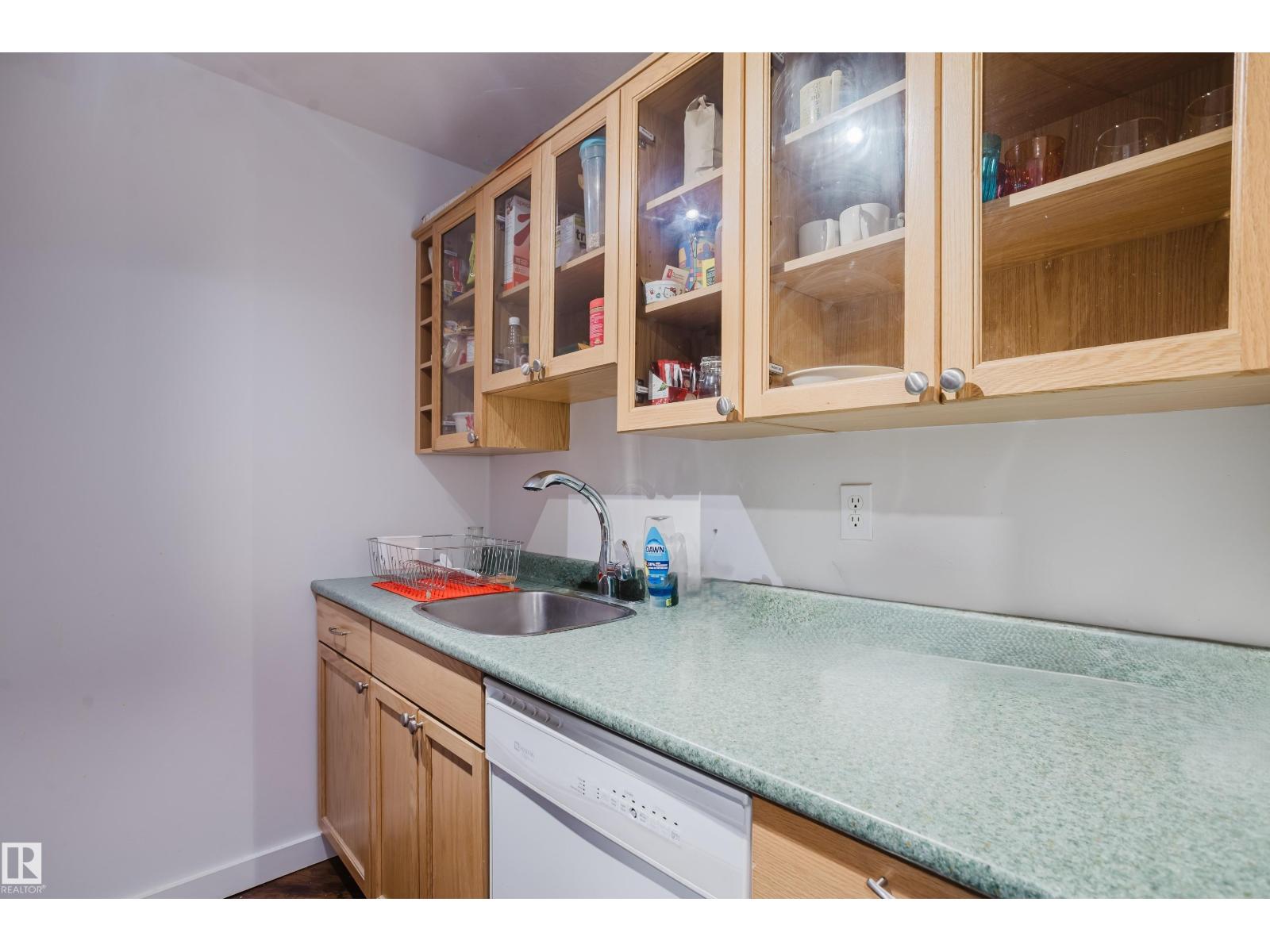 #402 10045 117 ST NW, Edmonton