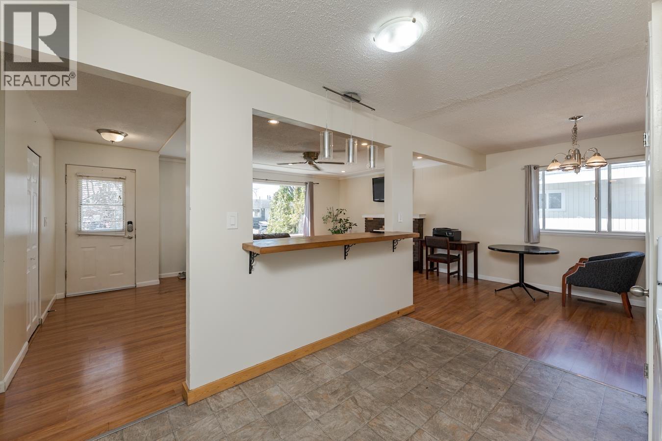 Photo 9 of 40 — 116 MCKENZIE AVENUE · Prince George, BC