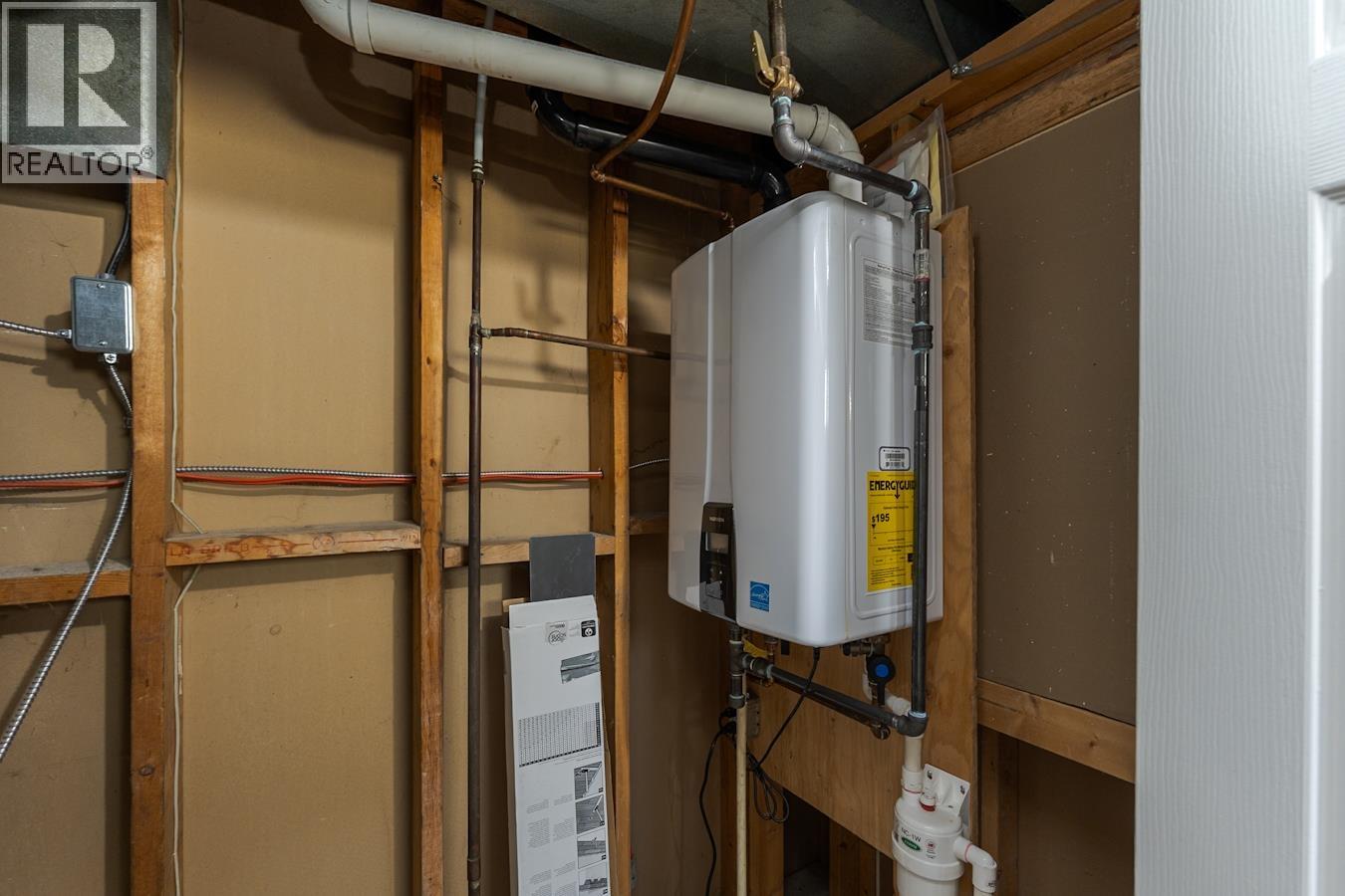 116 MCKENZIE AVENUE - 36