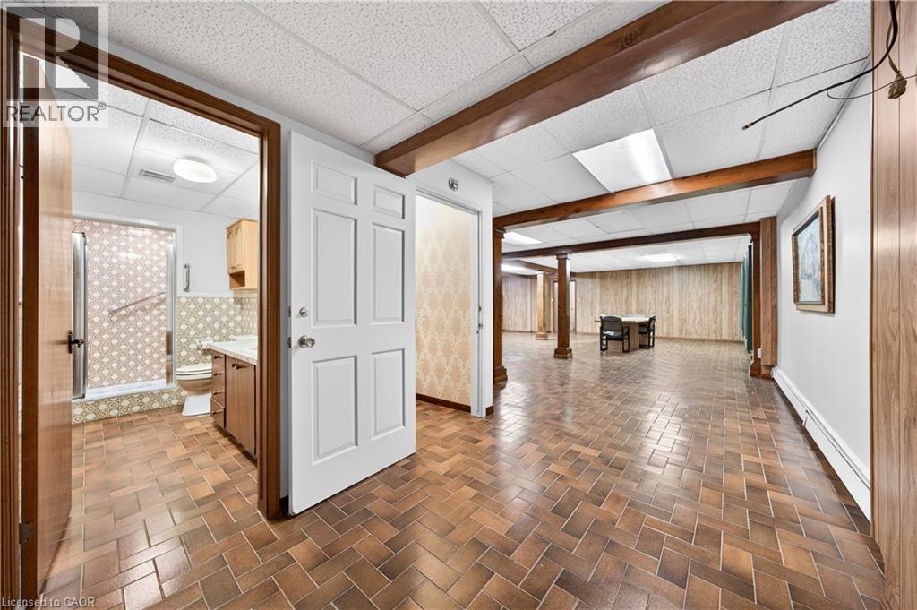 213 STONE CHURCH Road W - 30