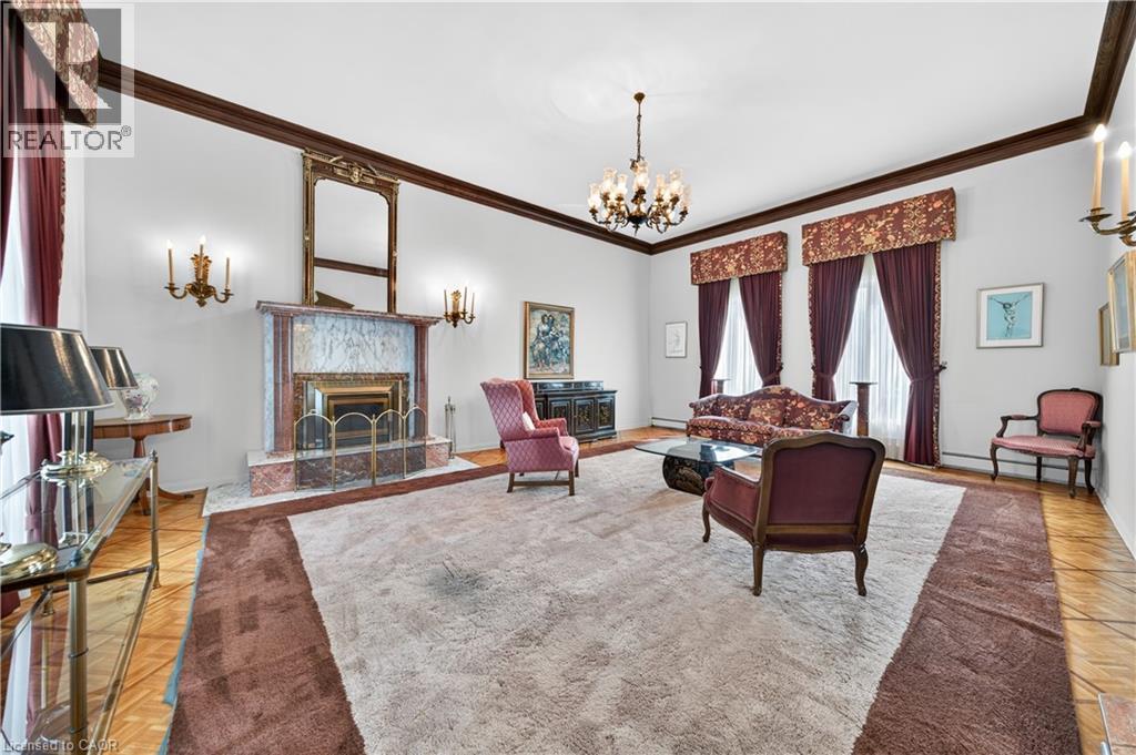 213 STONE CHURCH Road W - 7