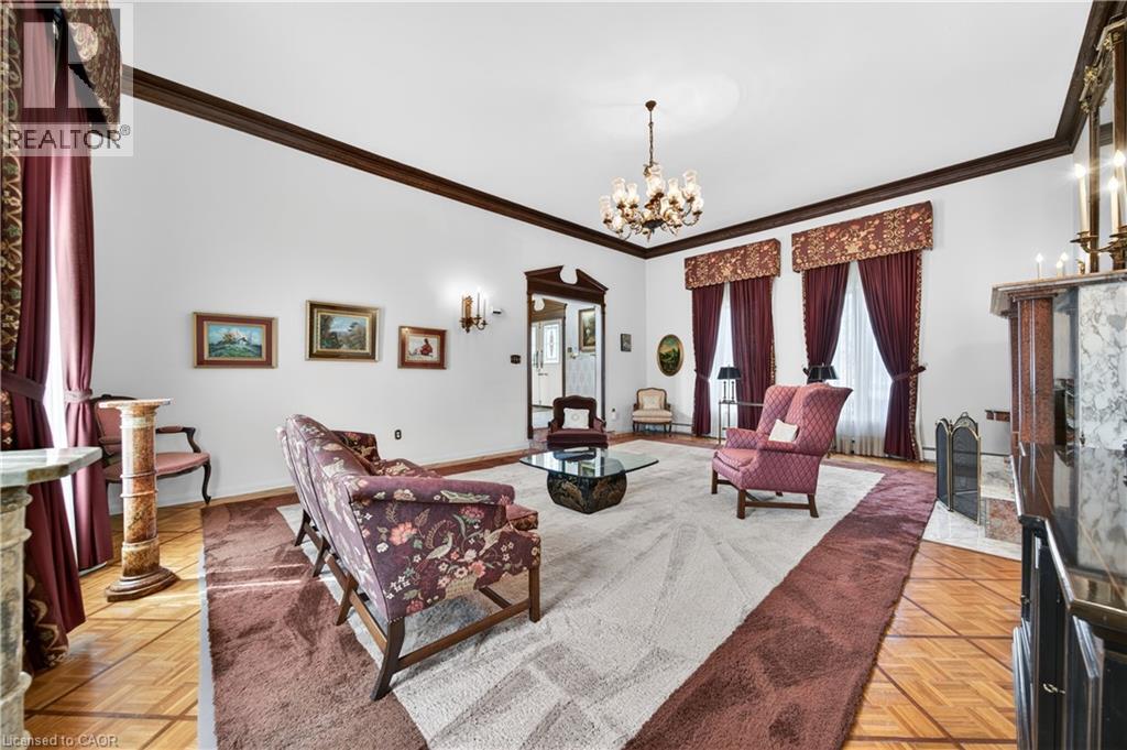 213 STONE CHURCH Road W - 8