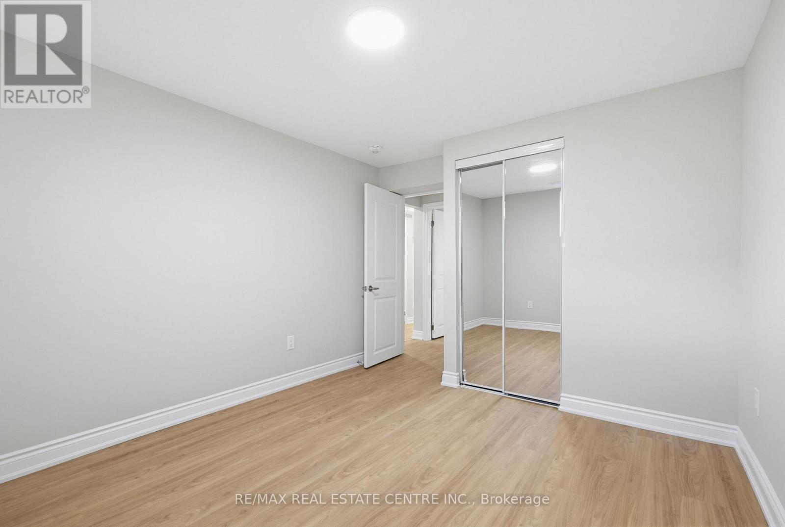 125 DUFFERIN STREET - 33
