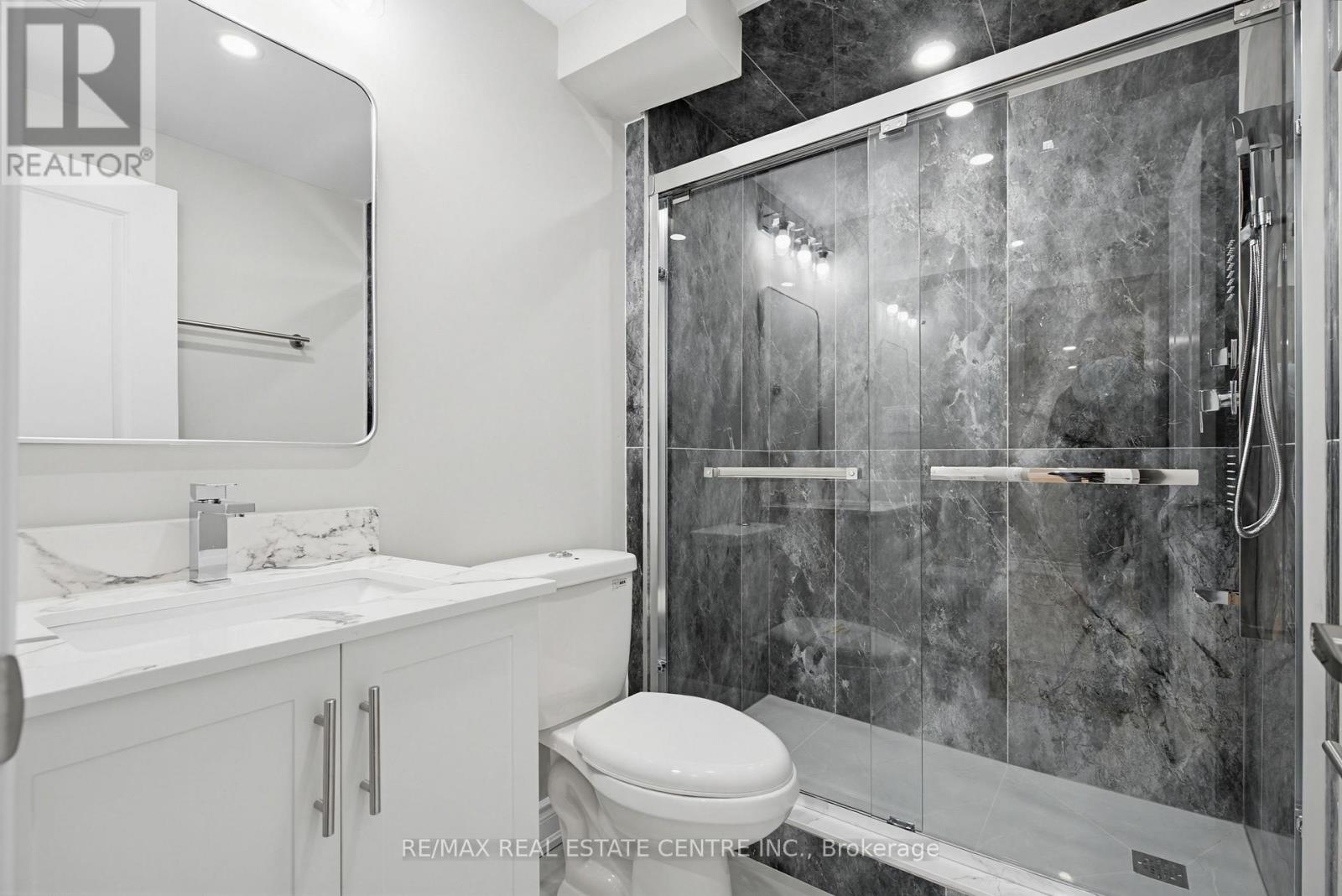 125 DUFFERIN STREET - 35