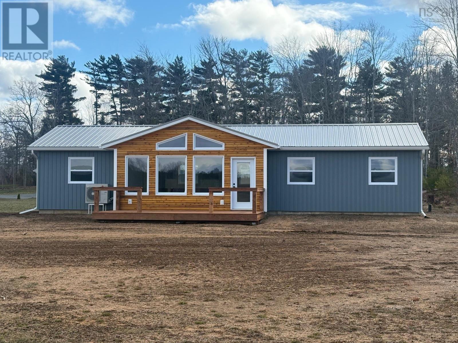 668 Whitman Road, Ward/Whitman - 1