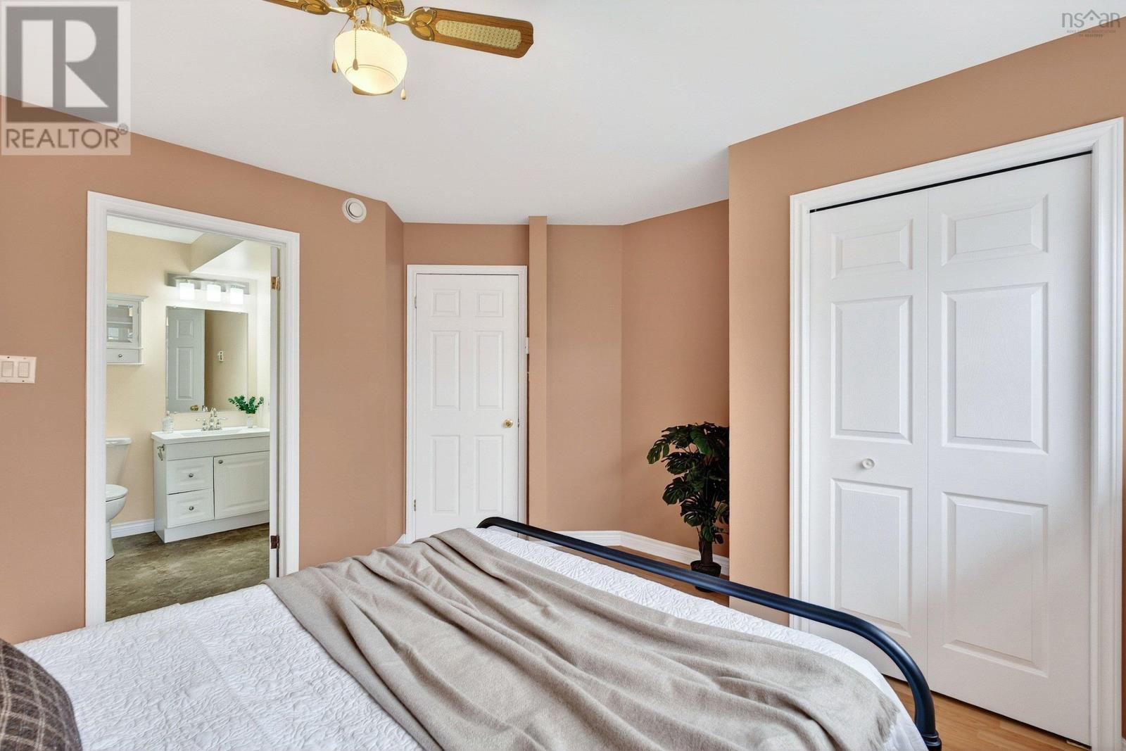 Property 27 of 47 of 147 Avenue Du Portage