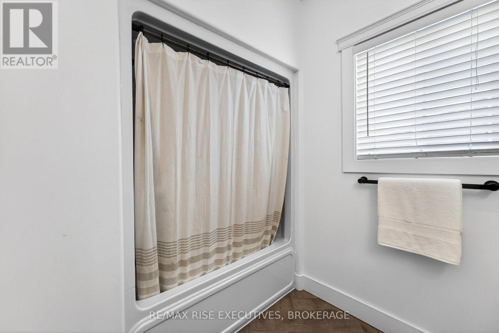 700 STONEHENGE STREET — photo 31