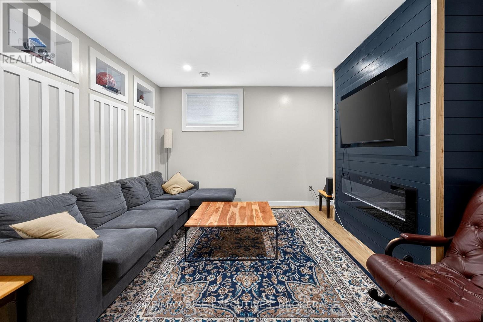 700 STONEHENGE STREET — photo 33