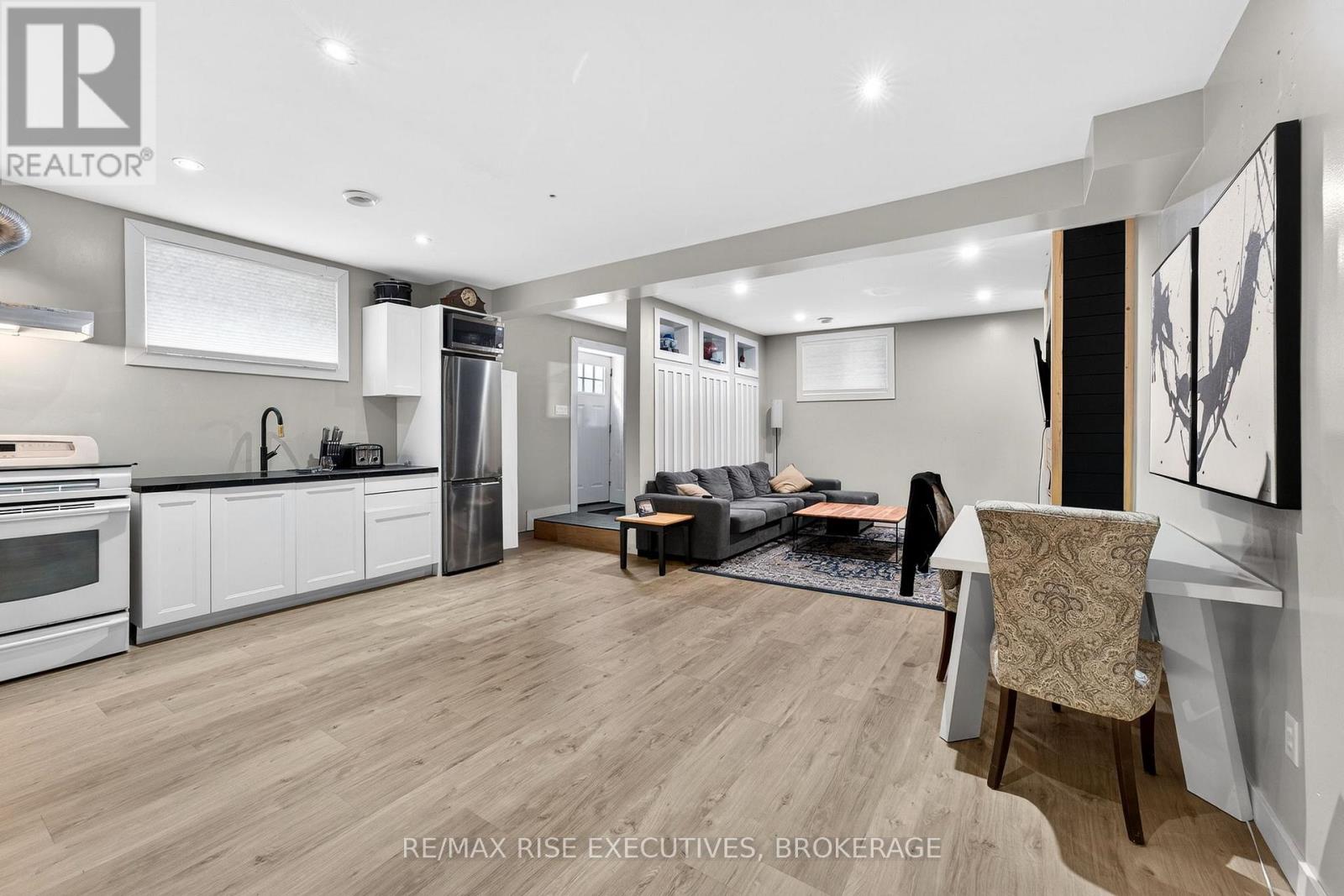 700 STONEHENGE STREET — photo 34