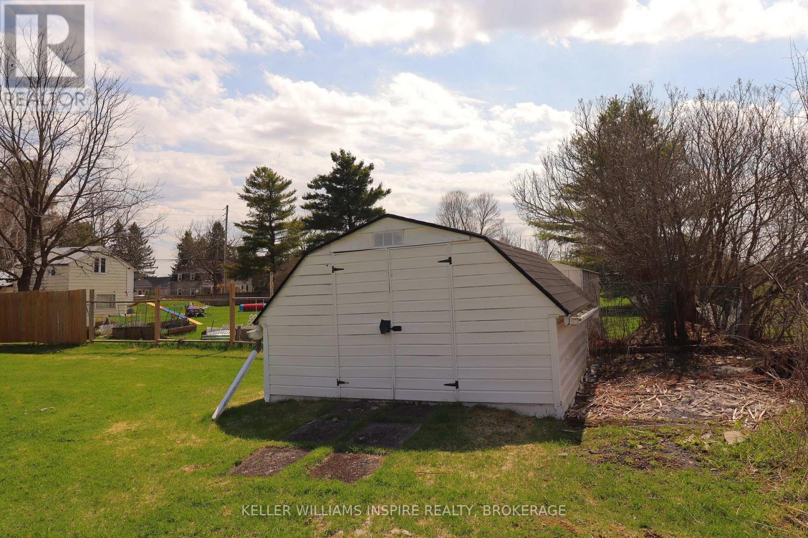 337 SIMMONS ROAD - 34