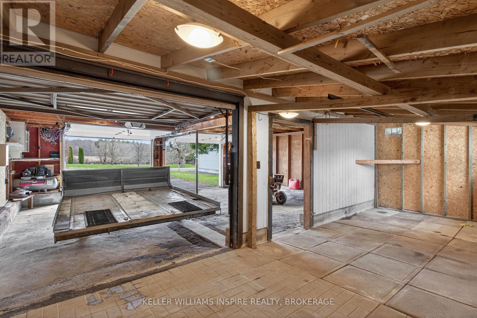 337 SIMMONS ROAD - 36
