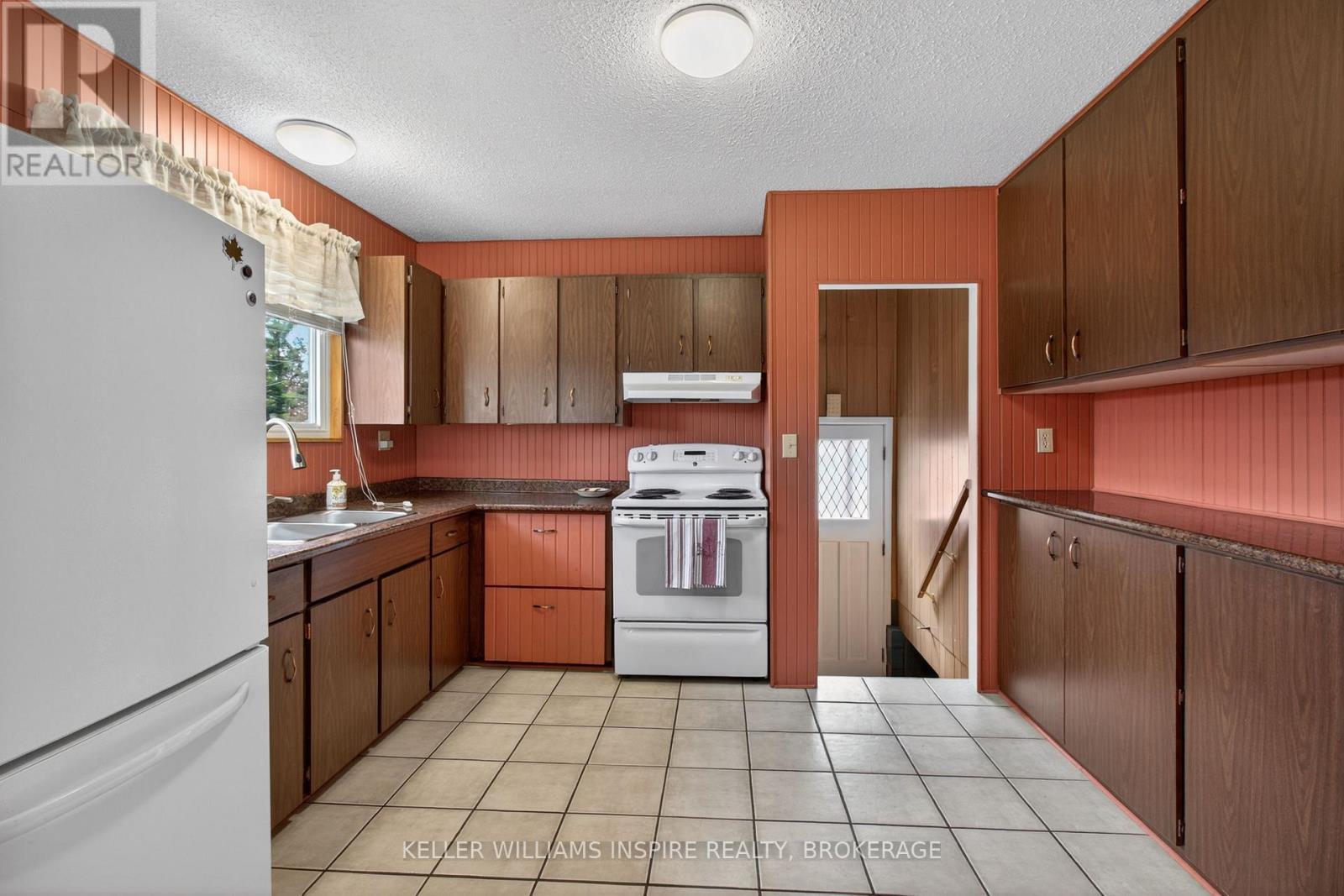 337 SIMMONS ROAD - 9