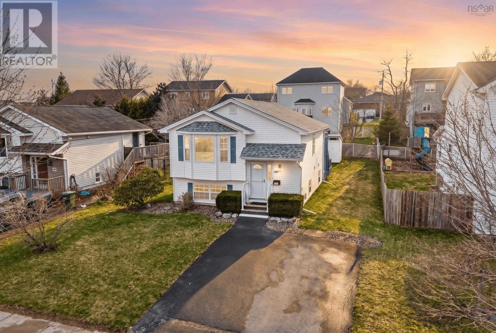 Property 3 of 47 of 147 Avenue Du Portage