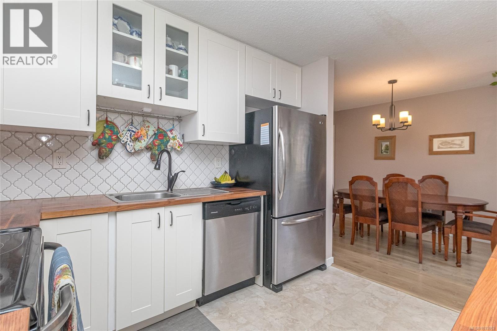 #19 1741 McKenzie Ave - 6