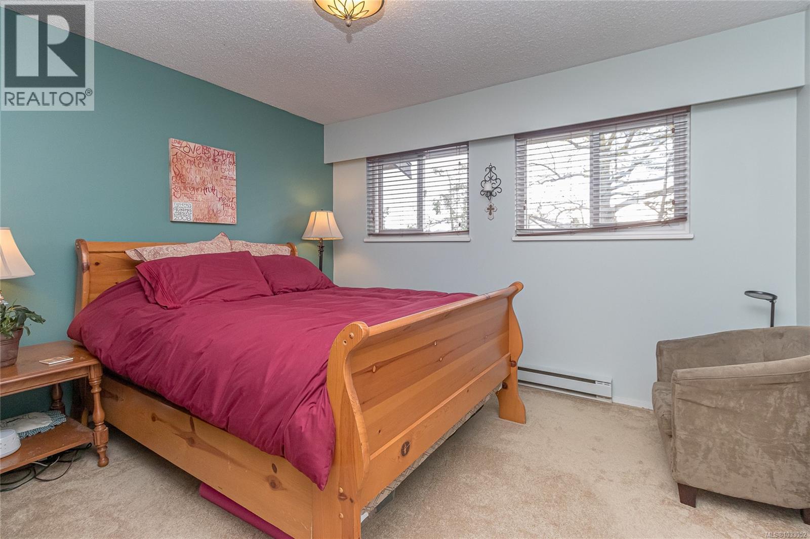 #19 1741 McKenzie Ave - 10