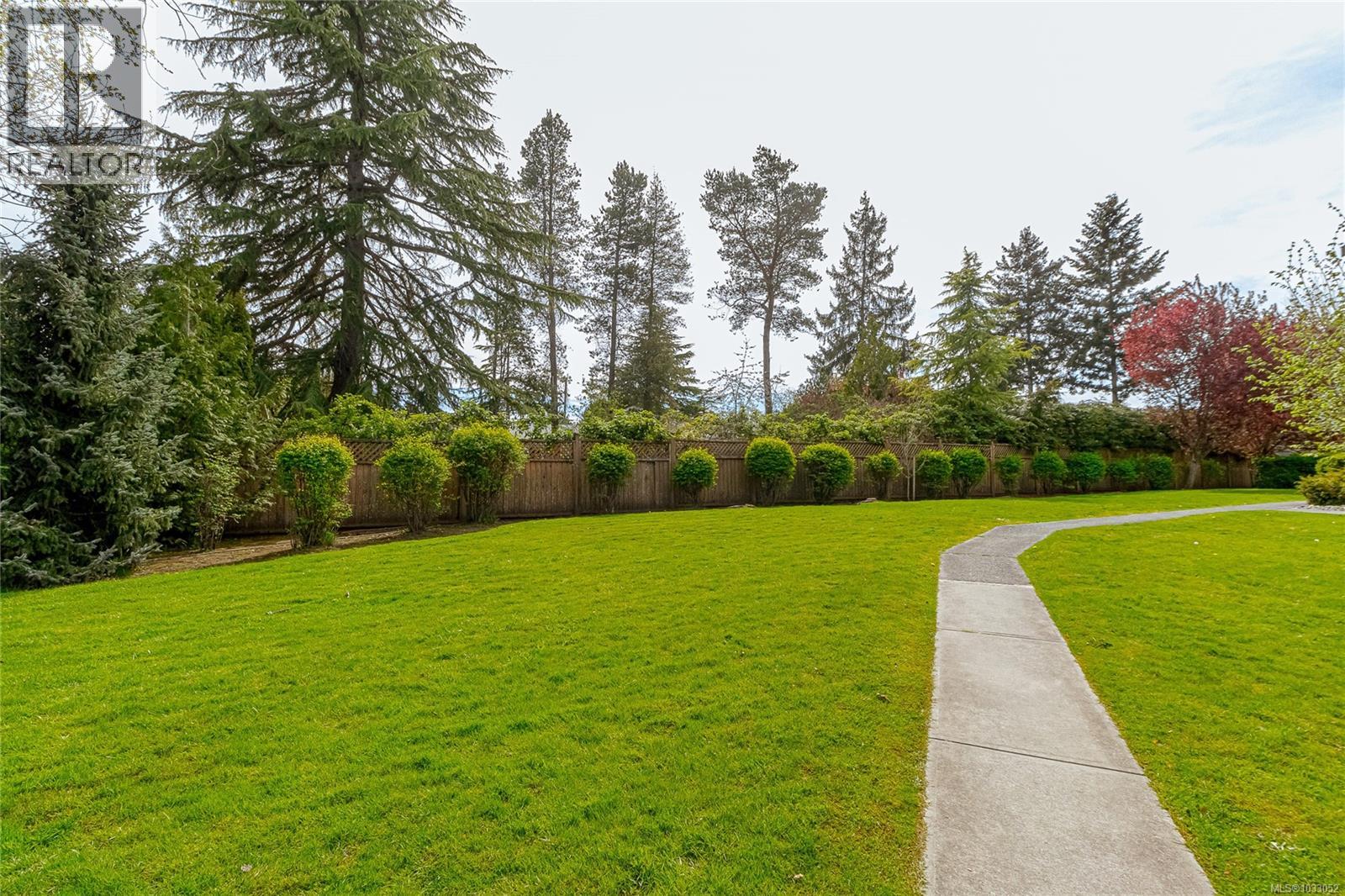 #19 1741 McKenzie Ave - 25