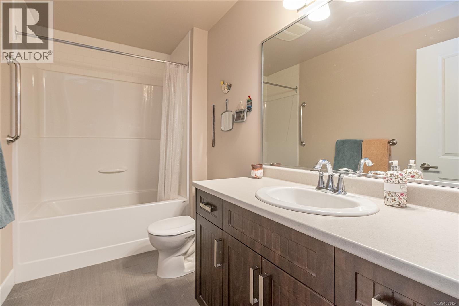 #12 6345 Ardea Pl - 24