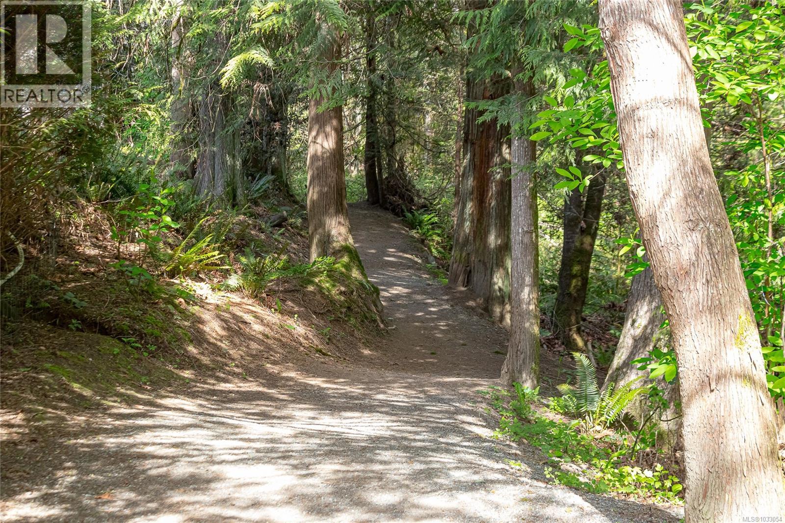 #12 6345 Ardea Pl - 29