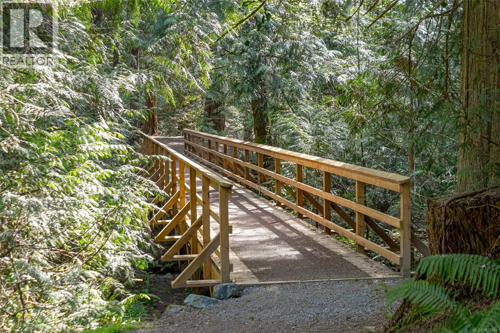 #12 6345 Ardea Pl - 30