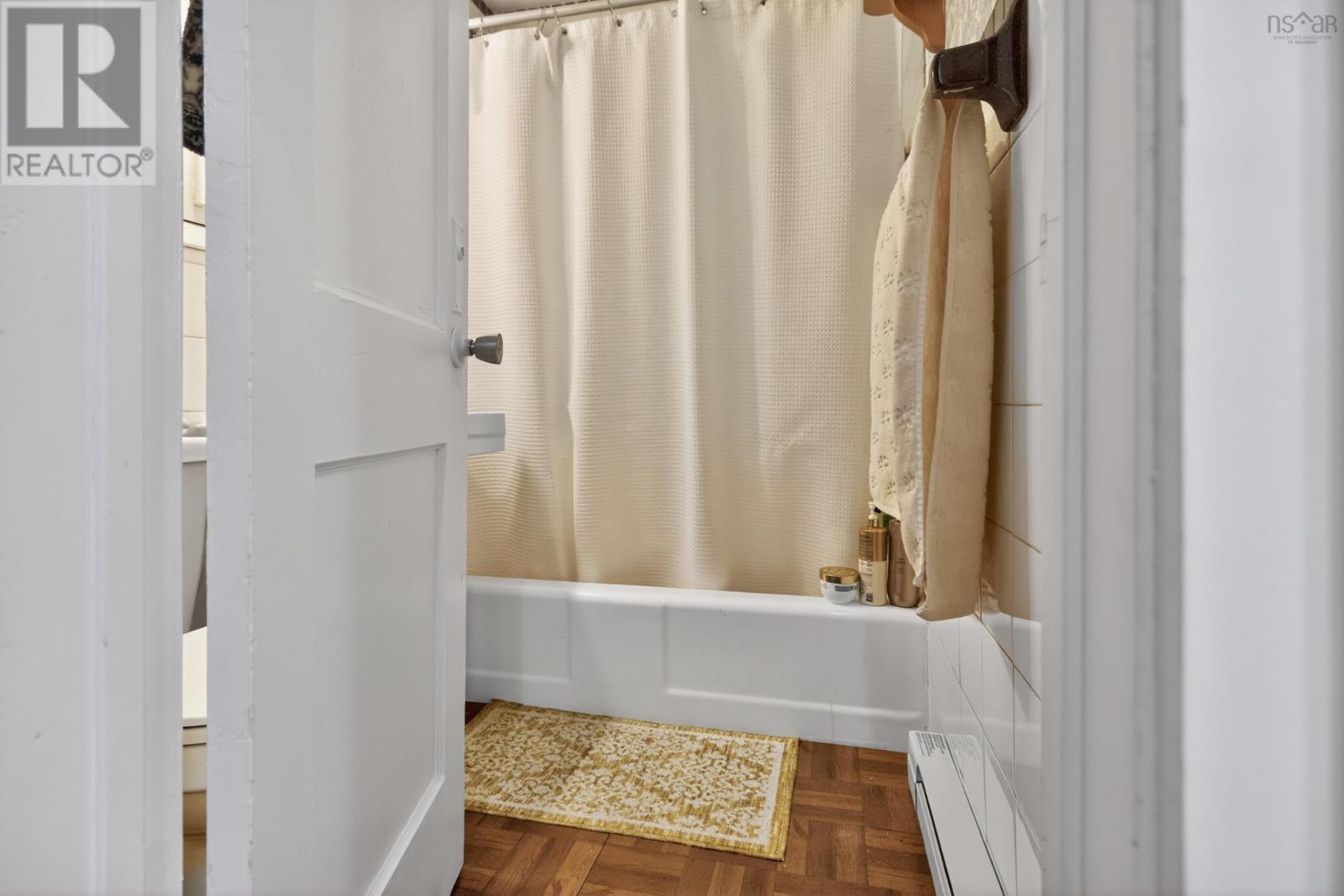 Property 16 of 44 of 53 Dahlia Street