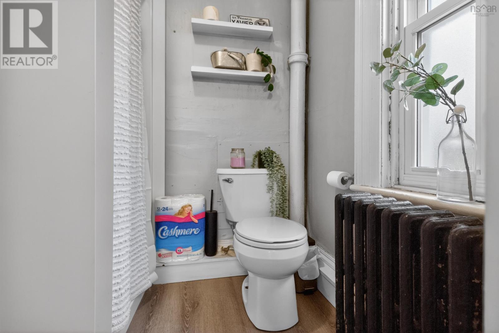 Property 35 of 44 of 53 Dahlia Street