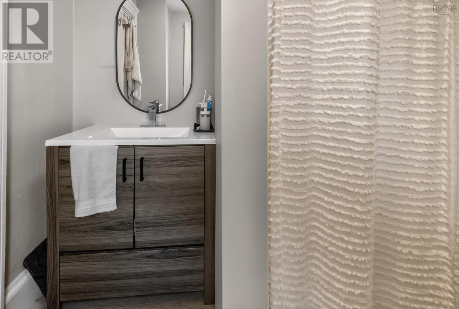 Property 36 of 44 of 53 Dahlia Street